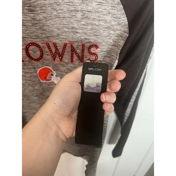 Womens NEW Cleveland Browns NFL Gemstone Long Sleeve Tee Size XL Extra Large - Picture 5 of 8